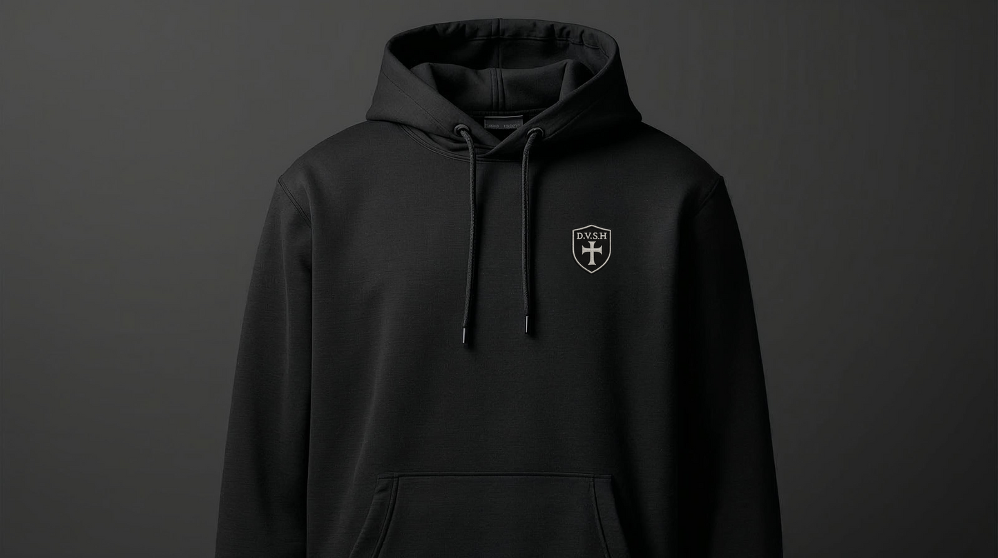 Hoodie DVSH « Sacra Hæreditas » — Noir (écusson poitrine, vitrail dos)
